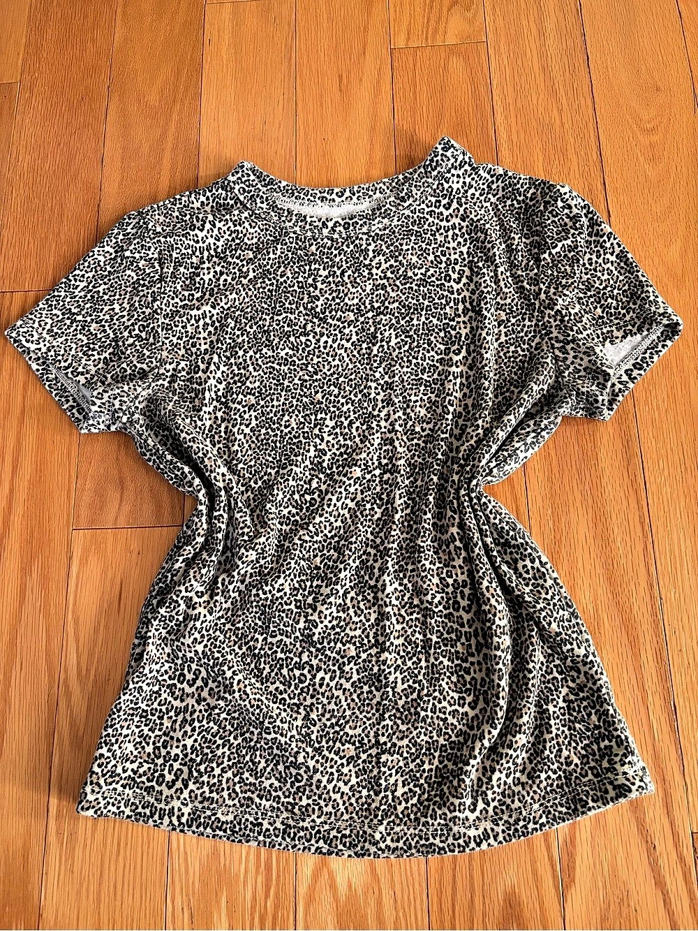 Aéropostale Leopard Print Short Sleeve Top Size Medium
